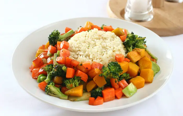 arroz con verduras al vapor para digestión