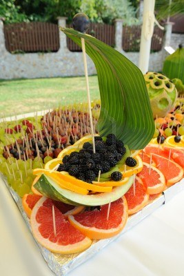 Barco presentado con frutas
