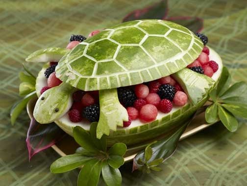 Ensalada de frutas con forma de tortuga