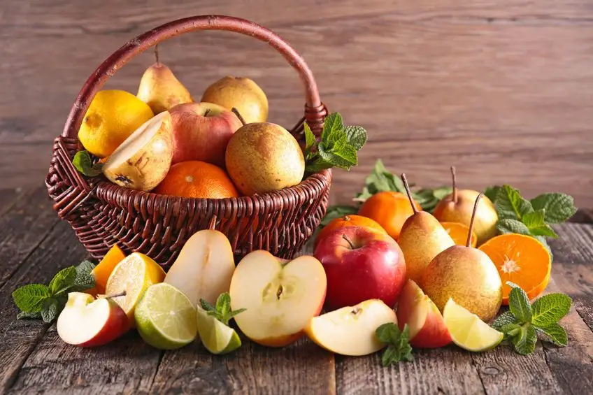 Frutas manzanas peras naranjas