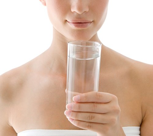 beber agua para estimular la función renal