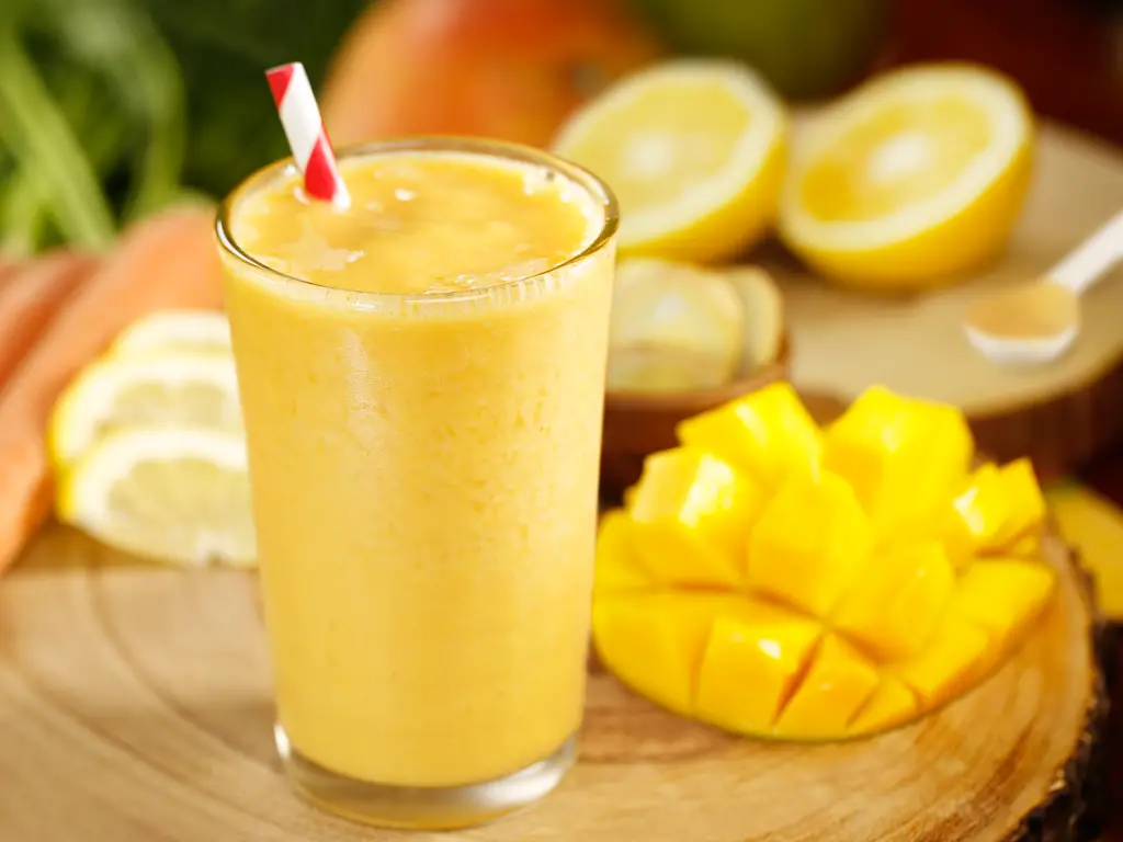 mango-smoothie-with-carrot