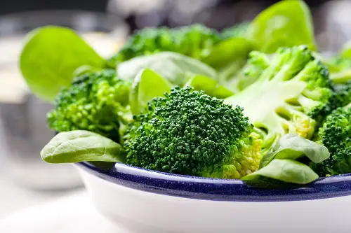 vegetales verdes brócoli dieta alcalina para tratar las infecciones vaginales