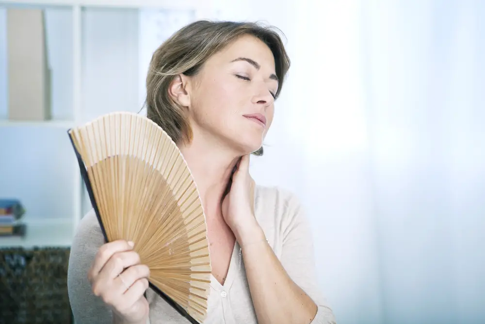 Cómo reducir los sofocos causados por la menopausia