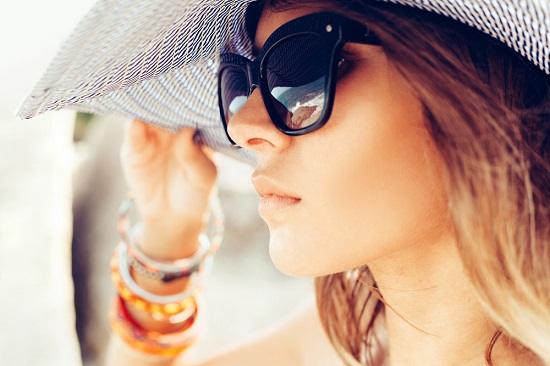 gafas de sol prevenir las arrugas