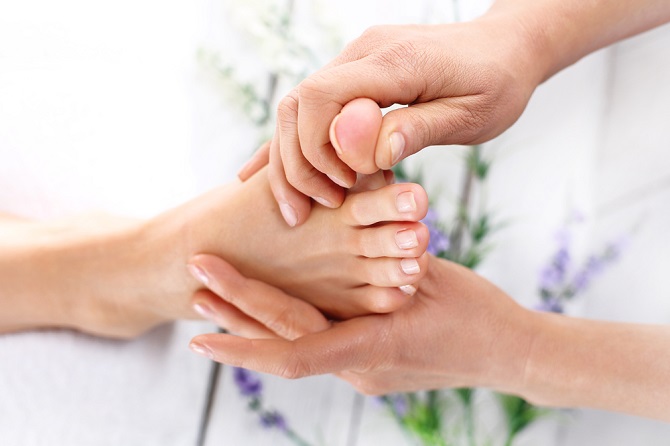 Mejora la salud presionando 6 puntos sensibles en los pies