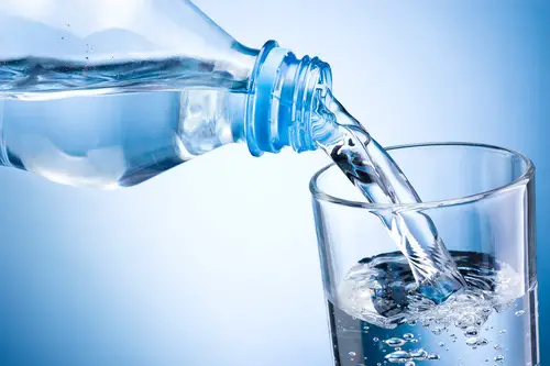beber líquidos para evitar la deshidratación