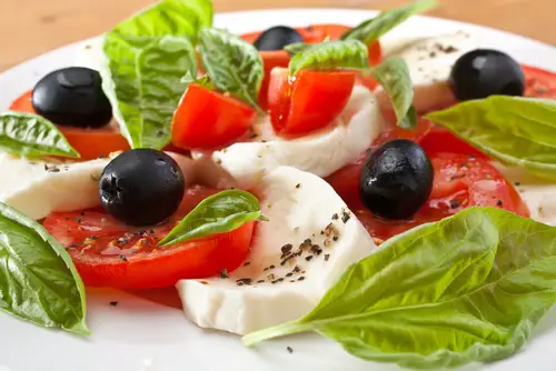 ensalada de tomate en dieta baja en carbo