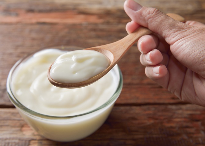 El yogurt no solo blanquea la piel, también la nutre