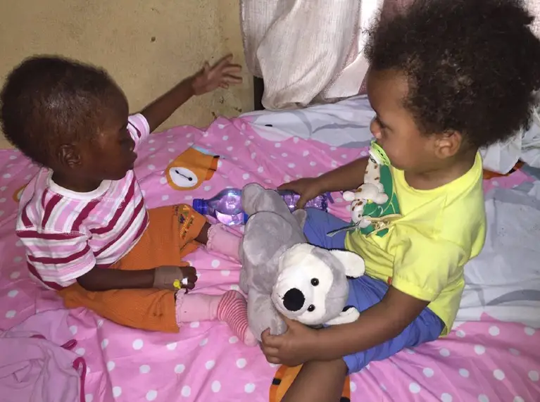 imágenes de rescate de niño nigeriano se hacen virales