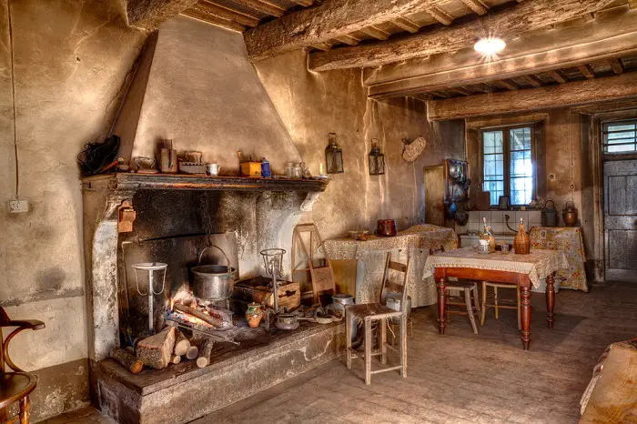 Una cocina rústica clásica y muy campestre.