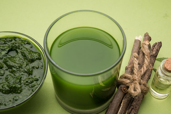 Los beneficios del aceite de neem para la salud de la piel
