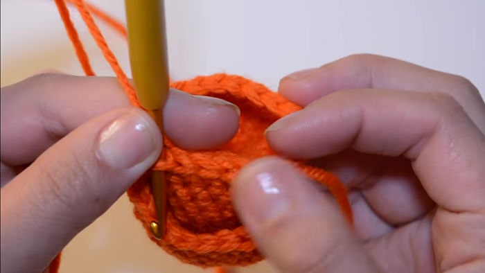 Cómo hacer un hermoso amigurumis de corazón 15