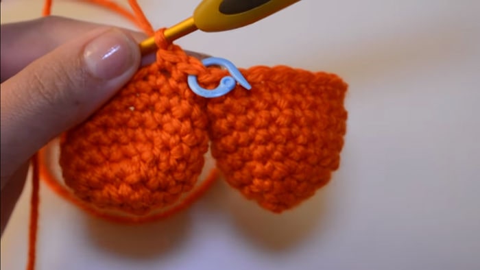 Cómo hacer un hermoso amigurumis de corazón 18