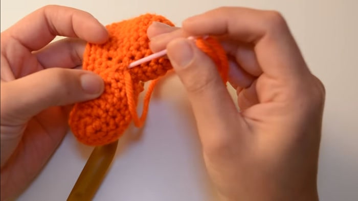 Cómo hacer un hermoso amigurumis de corazón 21