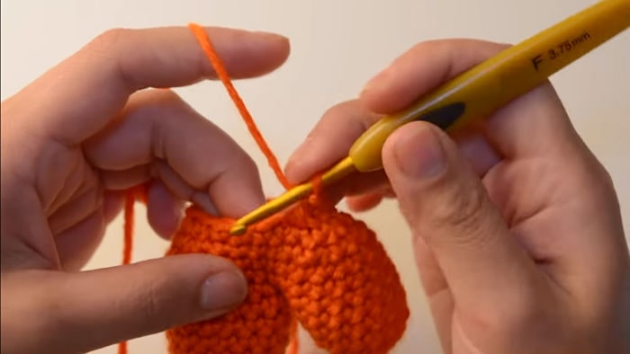 Cómo hacer un hermoso amigurumis de corazón 22