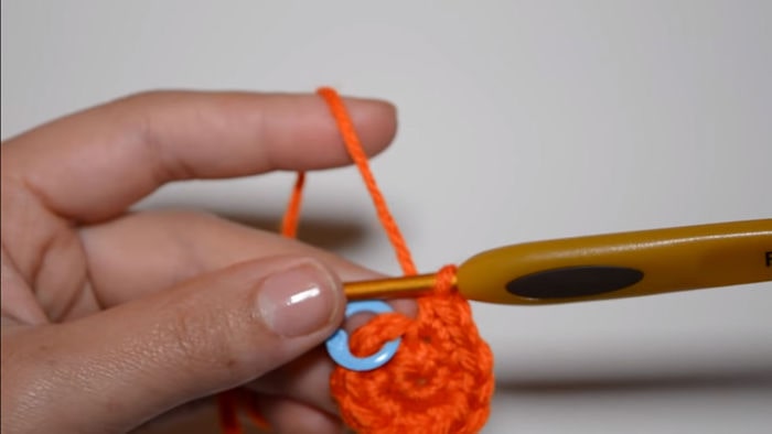 Cómo hacer un hermoso amigurumis de corazón 6