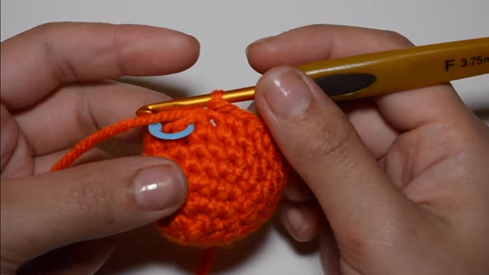 Cómo hacer un hermoso amigurumis de corazón 9