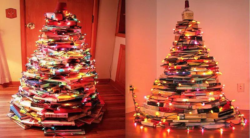 Árbol de navidad con materiales reciclados