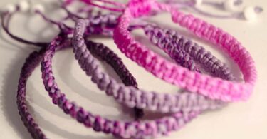 Aprende cómo hacer pulseras con hilo encerado
