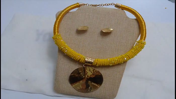 Como hacer un collar con cuenta mostacillas