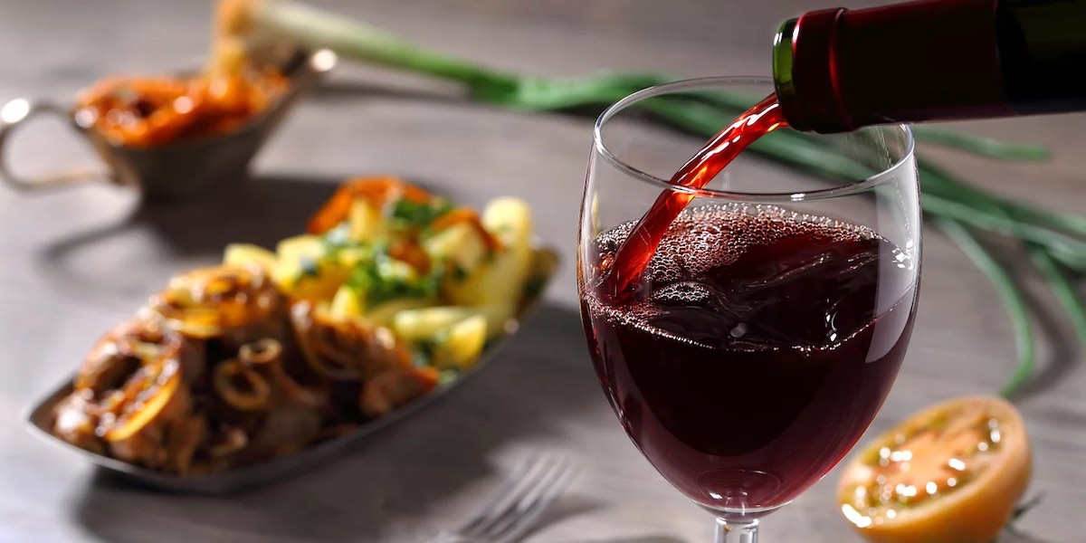 Beber vino junto a las comidas se asocia con reducción del riesgo de desarrollar diabetes tipo 2
