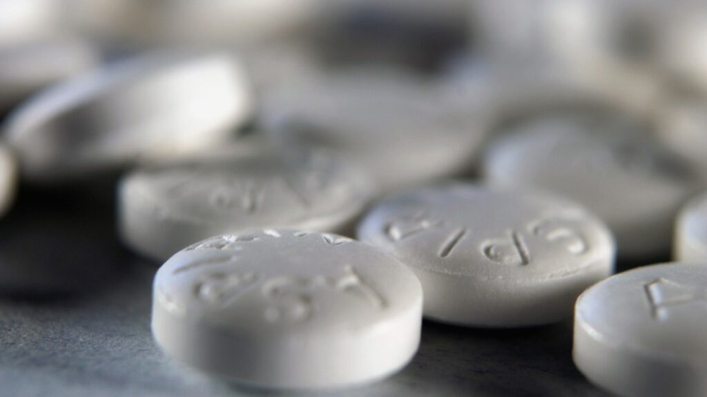 Mezclar paracetamol con alcohol aumenta el riesgo de daño hepático