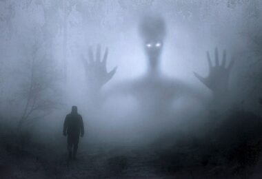 Imagen que ilustra una persona teniendo una pesadilla, pero luego olvida lo que ha soñado