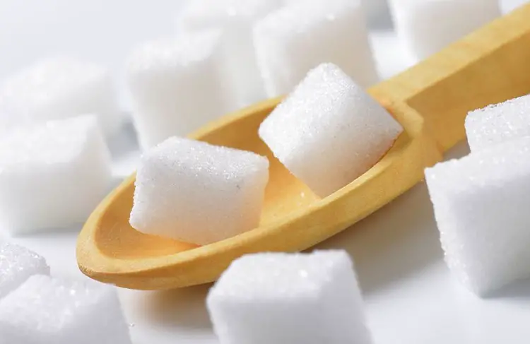 Azúcar refinada puede causar problemas de retención de líquidos