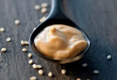 Una cucharada de tahini para incorporar a las comidas