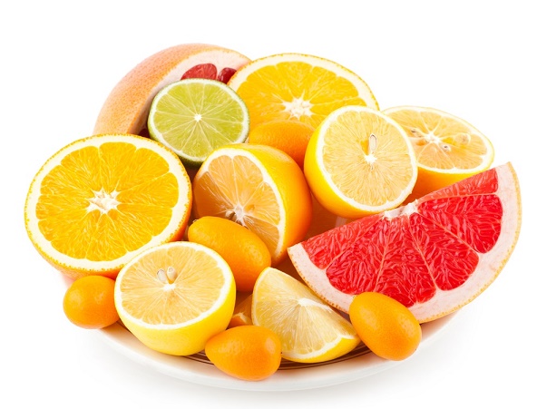 verse más joven con frutas cítricas
