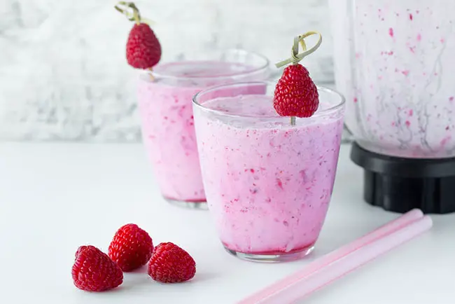 Un poderoso batido de semillas de chia y fresas