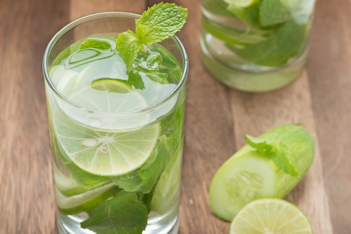 agua de pepino y limón