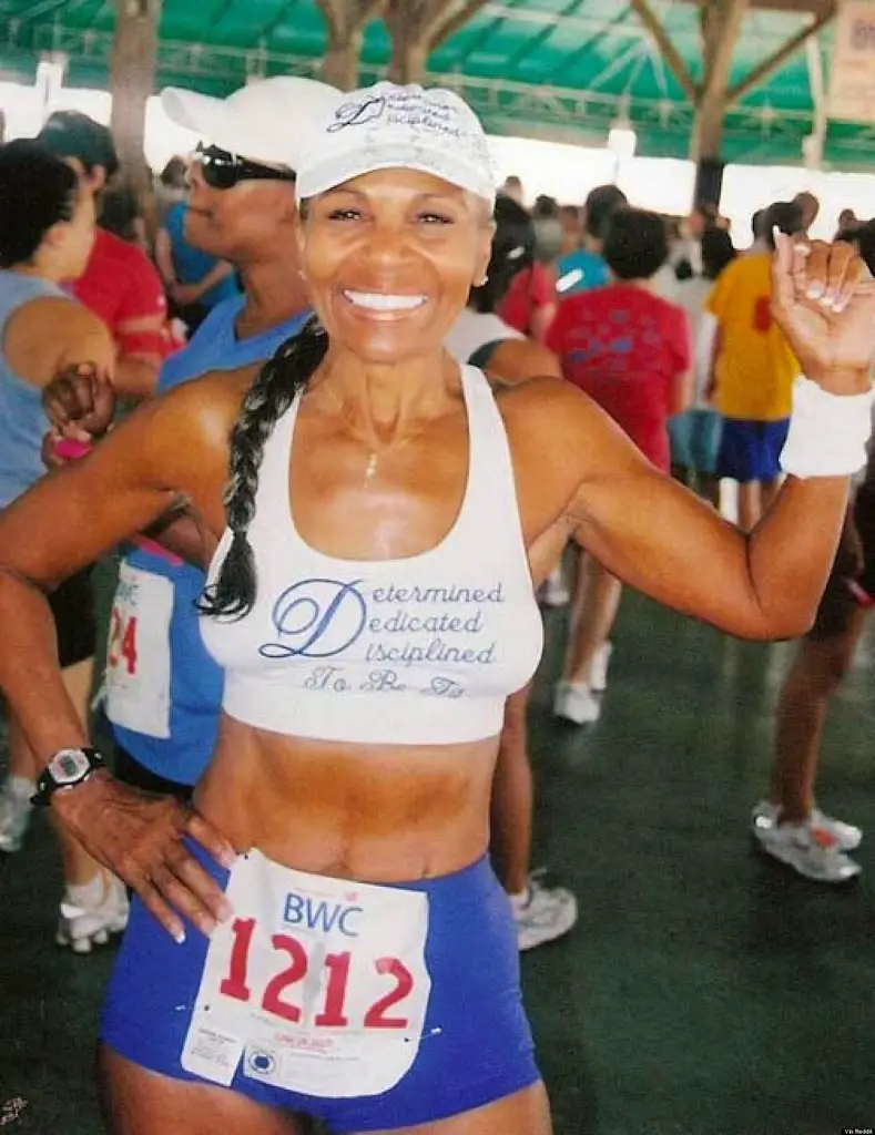 la edad no es importante Ernestine Shepherd en competencia