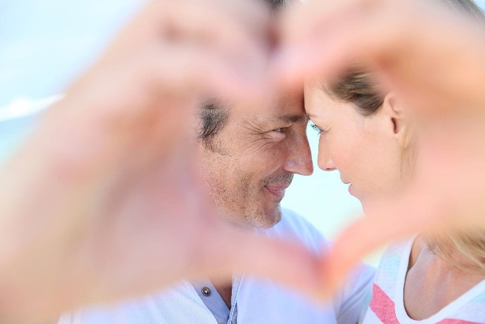 parejas felices