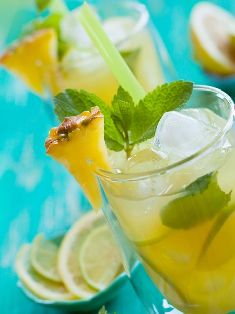Limonada con piña limón