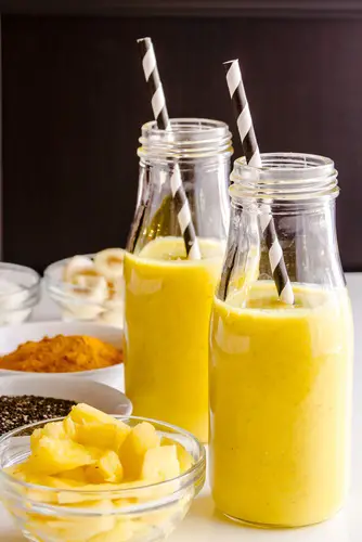 licuados con cúrcuma piña