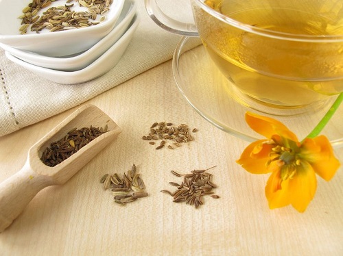 té hinojo para tratar los problemas de gases estomacales