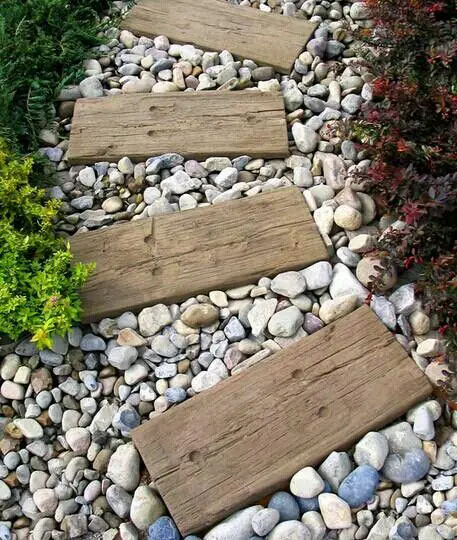 piedras y madera decorativos