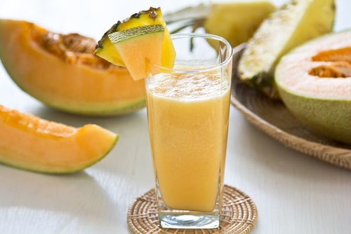 Licuado de almendras, melón y uva