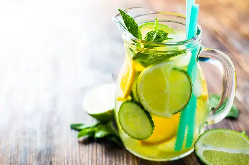 agua detox pepino