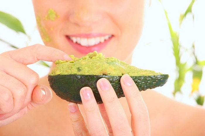 Mascarilla facial con aguacate