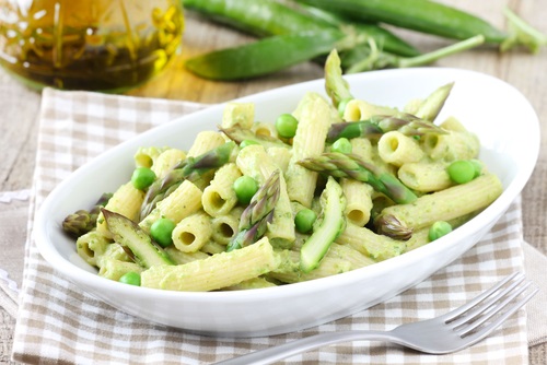 ensalada de espárragos para eliminar el exceso de líquidos en el cuerpo