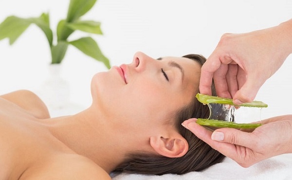 Aloe vera en la cara para una piel suave y brillante al instante