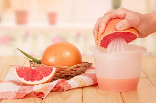 jugo de toronja para disminuir la celulitis
