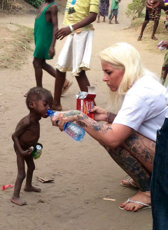 rescate de niño en Nigeria