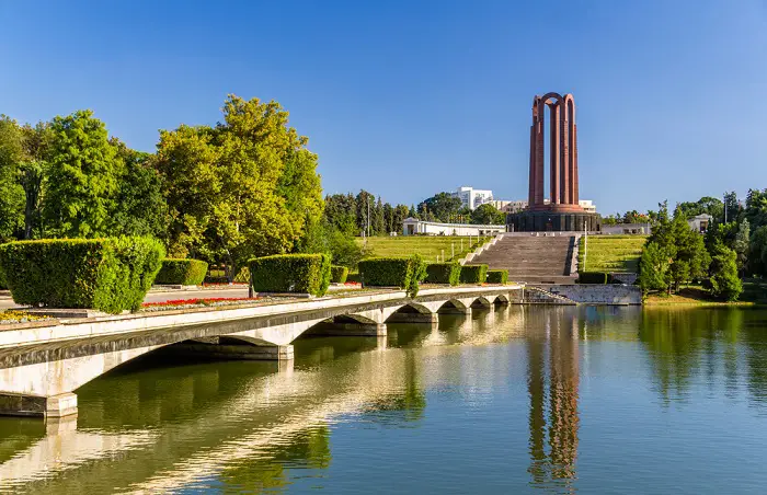 Bucarest la París de Europa 2