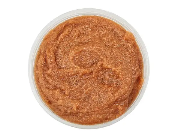 exfoliante-de-azucar-para-acne-en-la-espalda