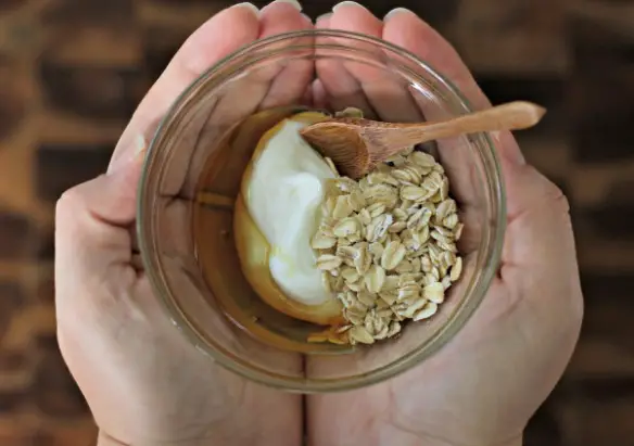 Mezcla de avena y mantequilla para aclarar la piel