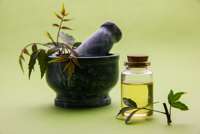 Aceite de Neem como tratamiento de belleza